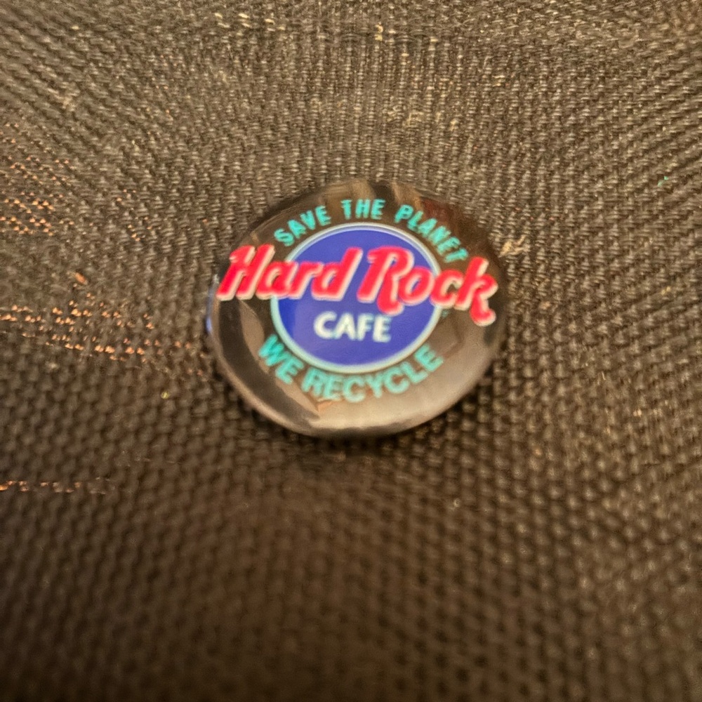 Hard Rock Save The Planet Clip Pin
